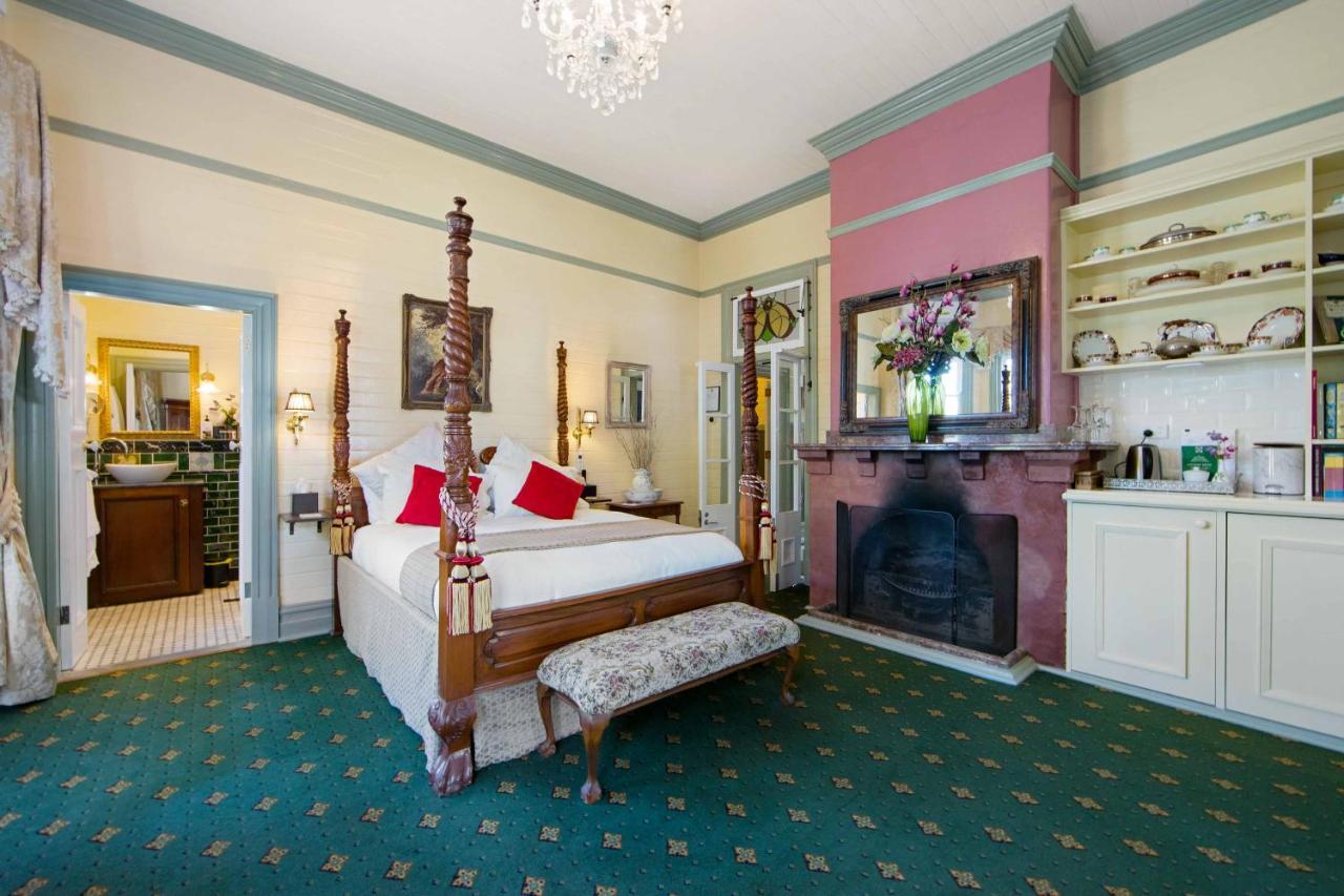 The Old Bank Gladstone Licensed Restaurant & Boutique Accommodation Hat Head 外观 照片