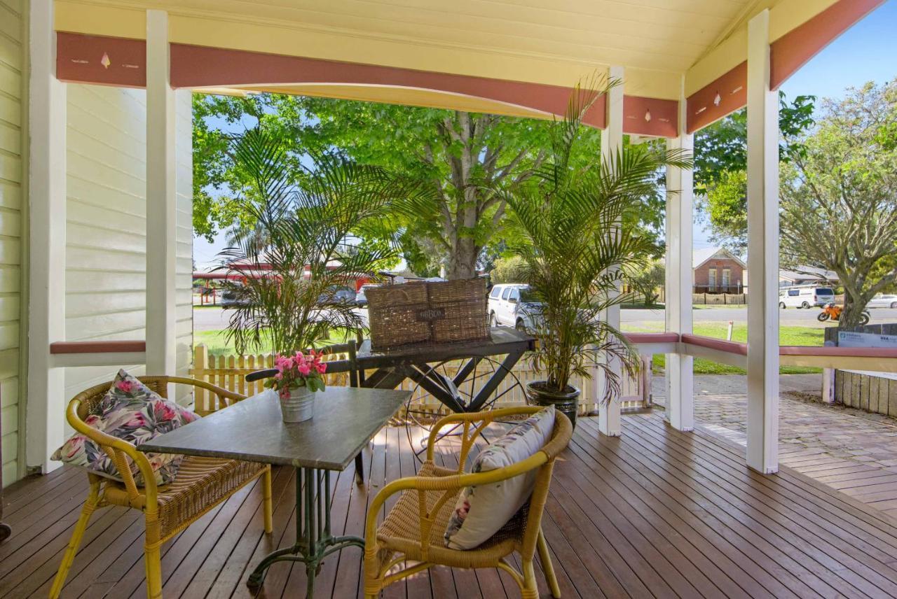 The Old Bank Gladstone Licensed Restaurant & Boutique Accommodation Hat Head 外观 照片