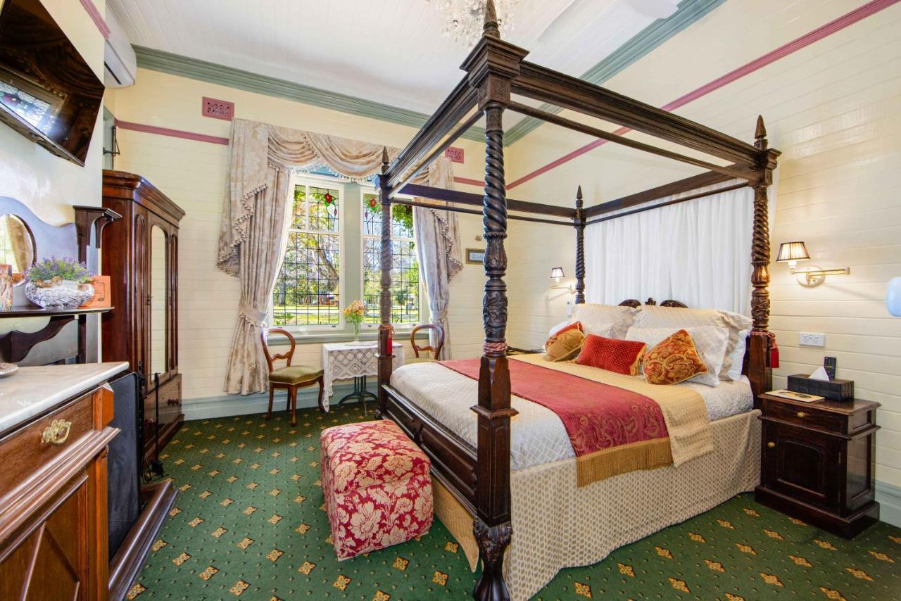 The Old Bank Gladstone Licensed Restaurant & Boutique Accommodation Hat Head 外观 照片